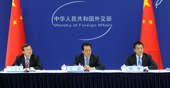 中国又悄悄关上了一扇更要命的门！2025年7月7日报道，在稀土还未撕完的时候，中