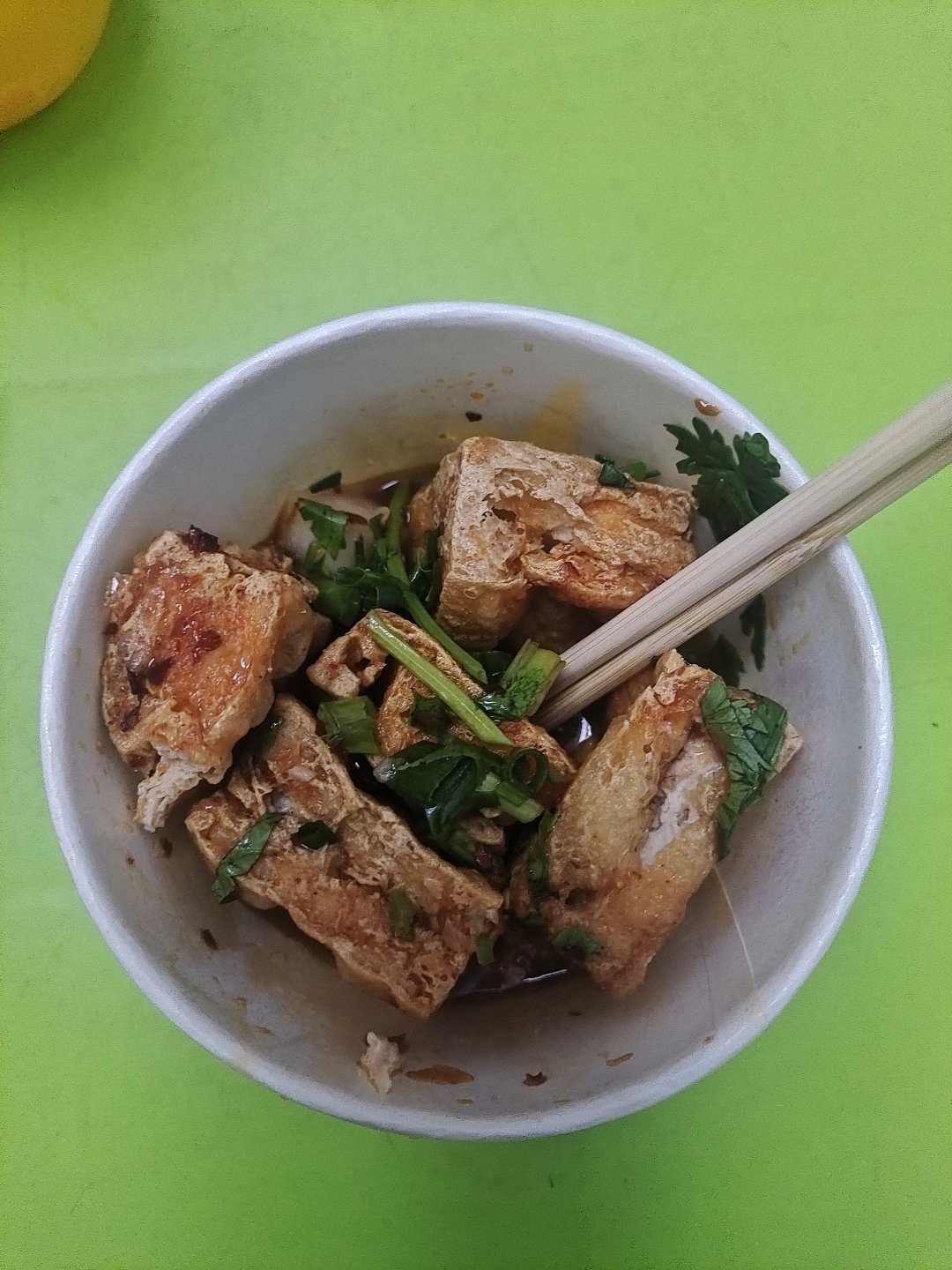 都说鹅蛋脸是脸型天花板，我照了照镜子，合着我这是住在天花板里的常驻嘉宾啊。哈哈哈