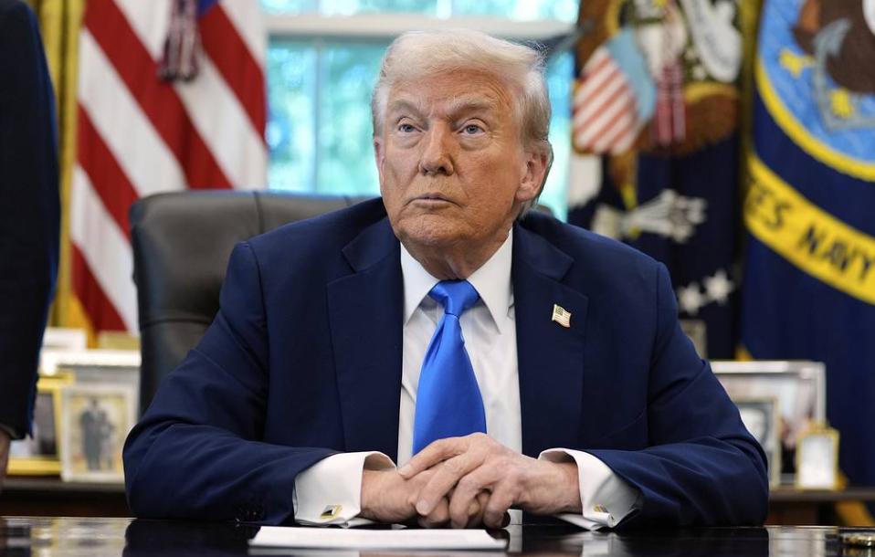 特朗普支持率一路走低，跌至33%

根据路透社与国际民调公司益普索联合进行的一项