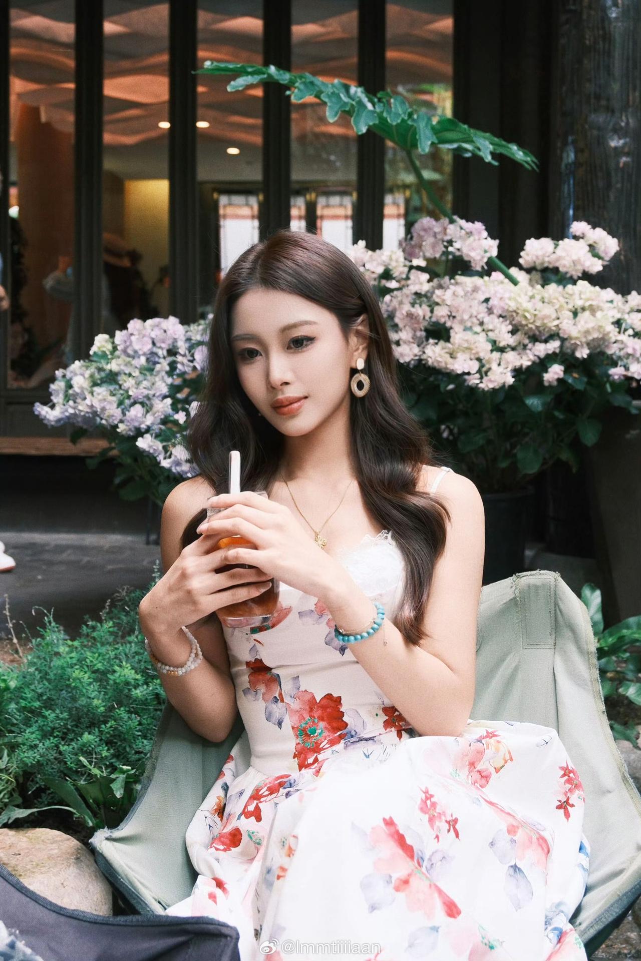 你只能依赖我了吧 ​​​