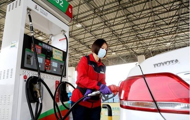 本月起，中国或迎来4大涨价潮：除油价以外，这4类也要涨价了

国际油价上涨通过化