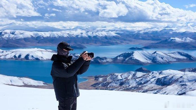 李现很热爱生活了，西藏徒步要面临诸多挑战，真的不是一件简单的事，谢谢你带粉丝一起