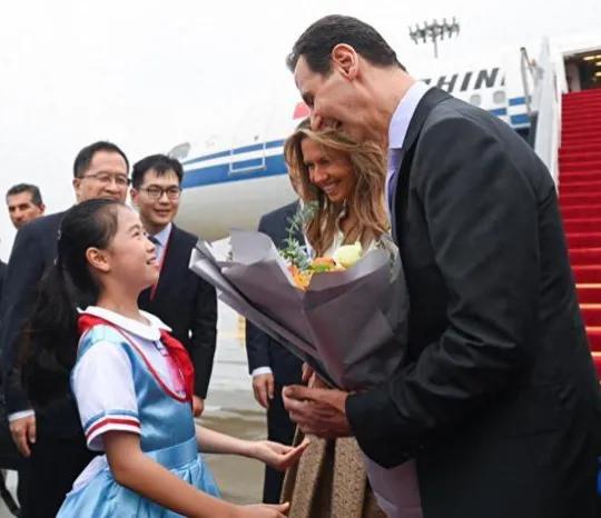 苦难的叙利亚，坚强的巴沙尔。
21日叙利亚总统乘坐中国国航飞机，抵达杭州，开始了