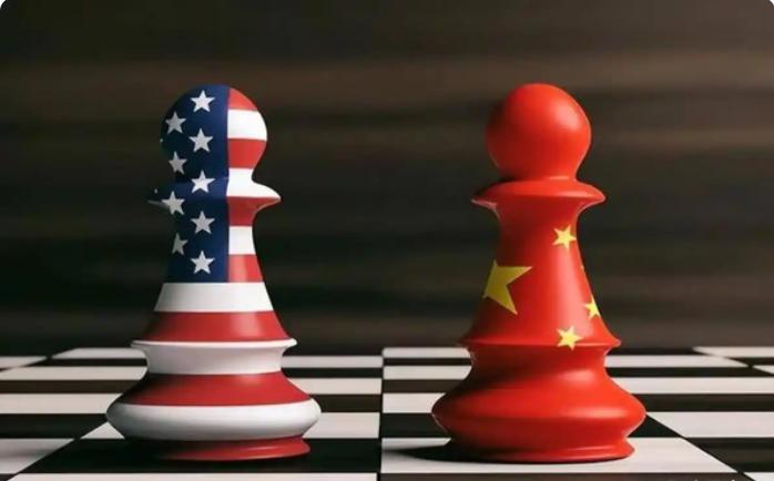 现在中美之间，现在已经没有回头路了，美国手里的绳索，已经勒住了中国经济的咽喉，而