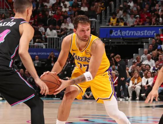 八连胜！湖人未来5场：魔术、活塞、步行者、篮网、奇才
03月20日讯 在今日NB