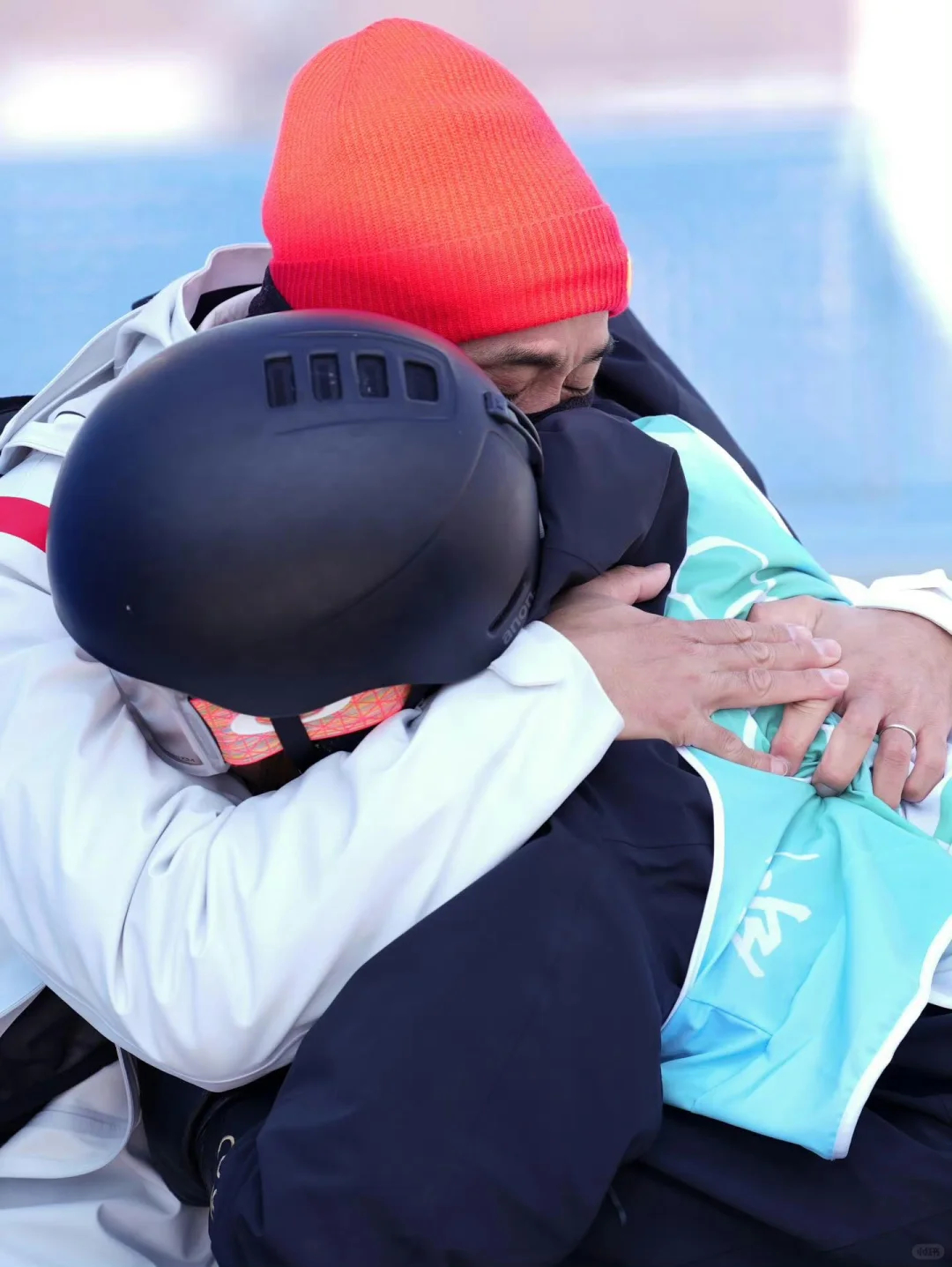 苏翊鸣因北京冬奥会放弃当演员谁能想到这位米兰冬奥会生日夺金的单板王者，9岁时已是