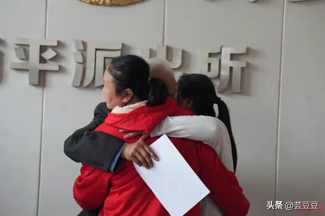 简直是奇迹！36年前，四川绵阳三台县的李女士，还是个懵懂少女，出门去看电影的路上