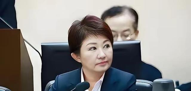 这个女人和“台独”分子有何区别？卢秀燕在接受媒体采访时说：不管中美谈的如何，我们