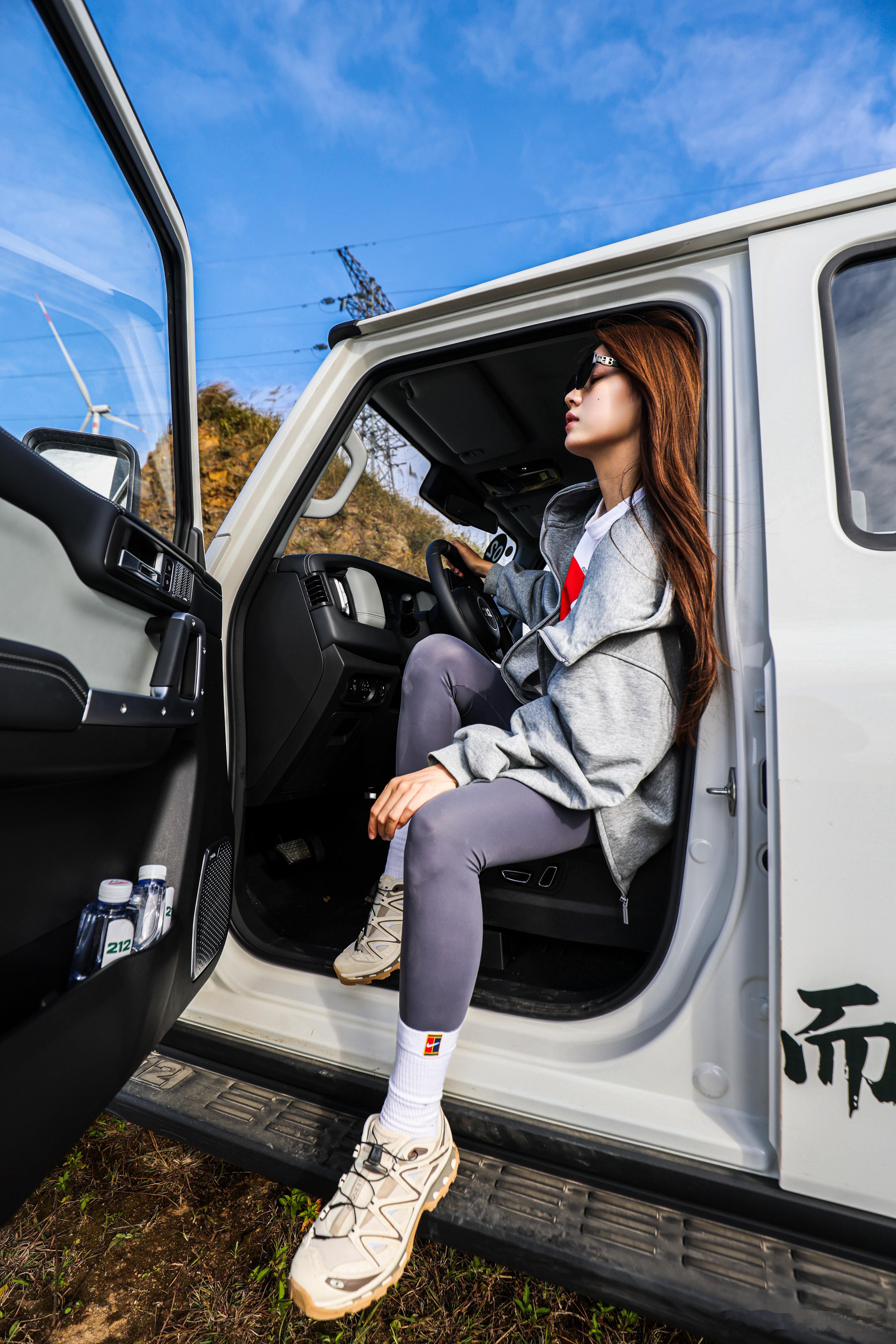 从贵阳-百色-南宁一路穿越把城市的声音关在门外，只听风与引擎的合奏我与汽车的日常