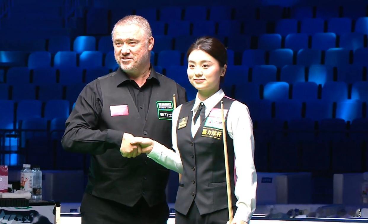 白雨露轻取亨得利
北京时间12月27日，2025年斯诺克大师邀请赛在苏州如期举行