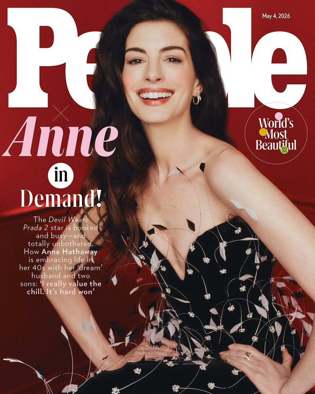 安妮·海瑟薇今年目前封面收获，横扫Vogue、时尚芭莎和ELLE，都是一线大刊，