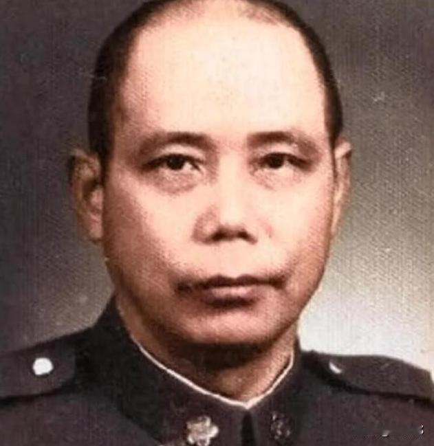 1955年，74军副军长余程万在香港意外遇害，女儿在收拾余程万的遗物时，在他日记