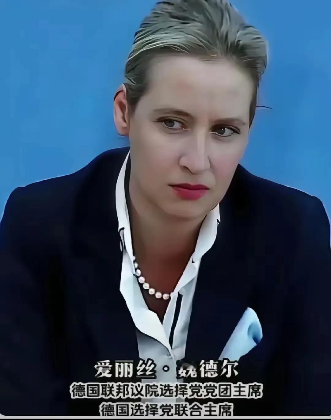 现在看德国选举和几个月前看美国大选一样刺激，美国大选看特朗普能否重新上位，德国大