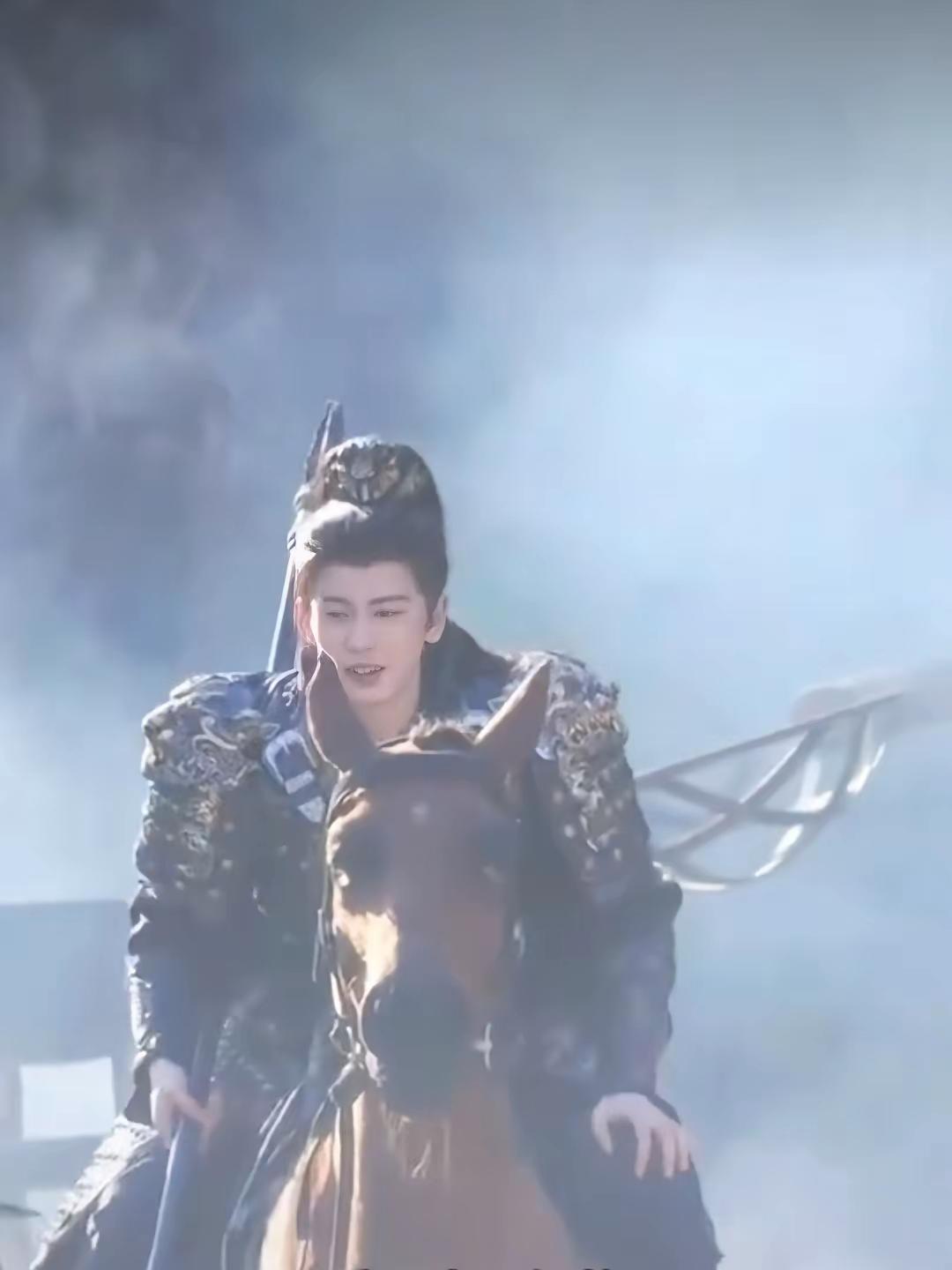 一个古偶剧，何必上纲上线。别的资本嫉妒张凌赫火了，一直黑他。哪个演员不涂粉底液，