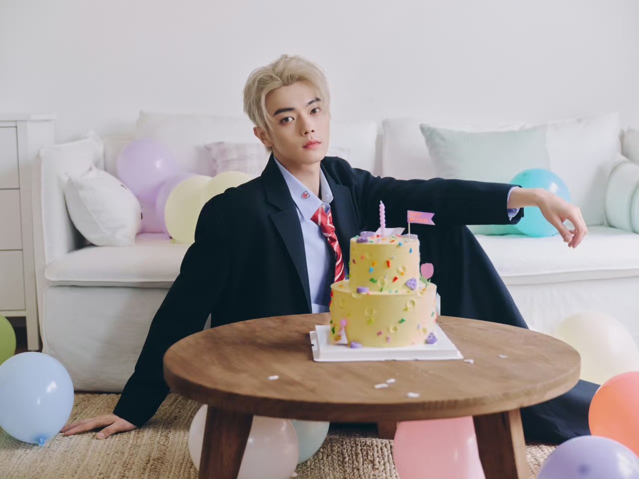 许凯待播剧庆生物料 许凯待播剧庆生物料，哇哦期待早日见面呀，坐等开播！ 生日快乐