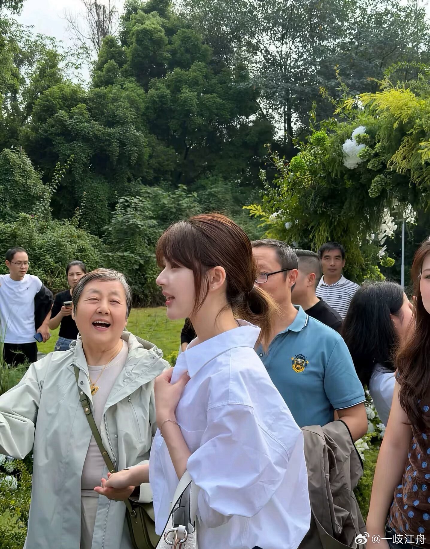 赵露思参加亲戚的婚礼，状态很好呀 ​​​