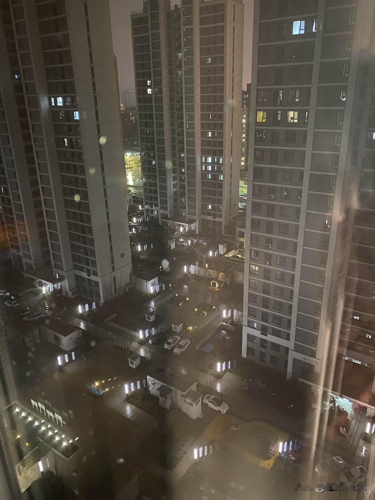 除夕前夜静悄悄