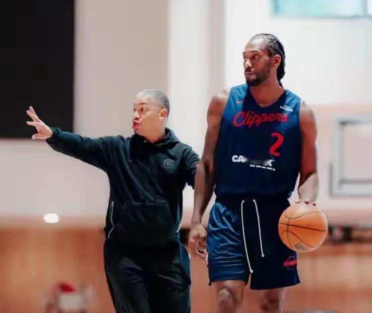 对于快船球迷来说，伦纳德就是一个彻头彻尾的骗子。
2019率猛龙夺冠，让伦纳德几