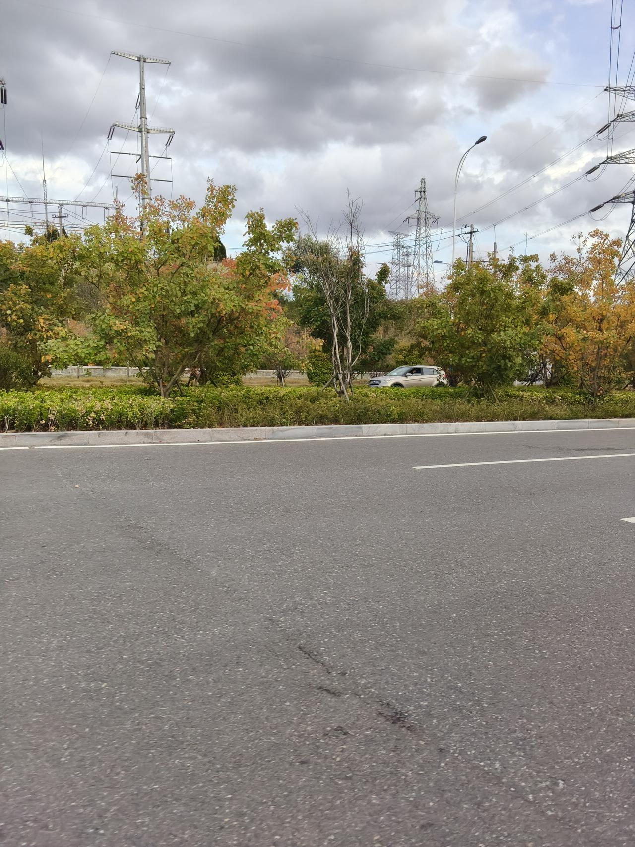 变驴

唐朝元和年间，汴州城有家板桥旅店，是寡妇三娘子开的，生意非常红火。她不仅