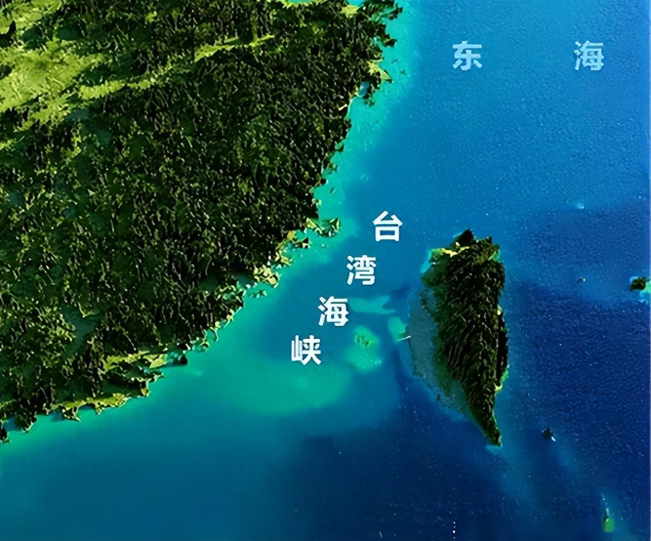 9月18日清晨5时28分，新西兰海军护卫舰与奥特亚罗瓦号极地级补给舰编队，由北向