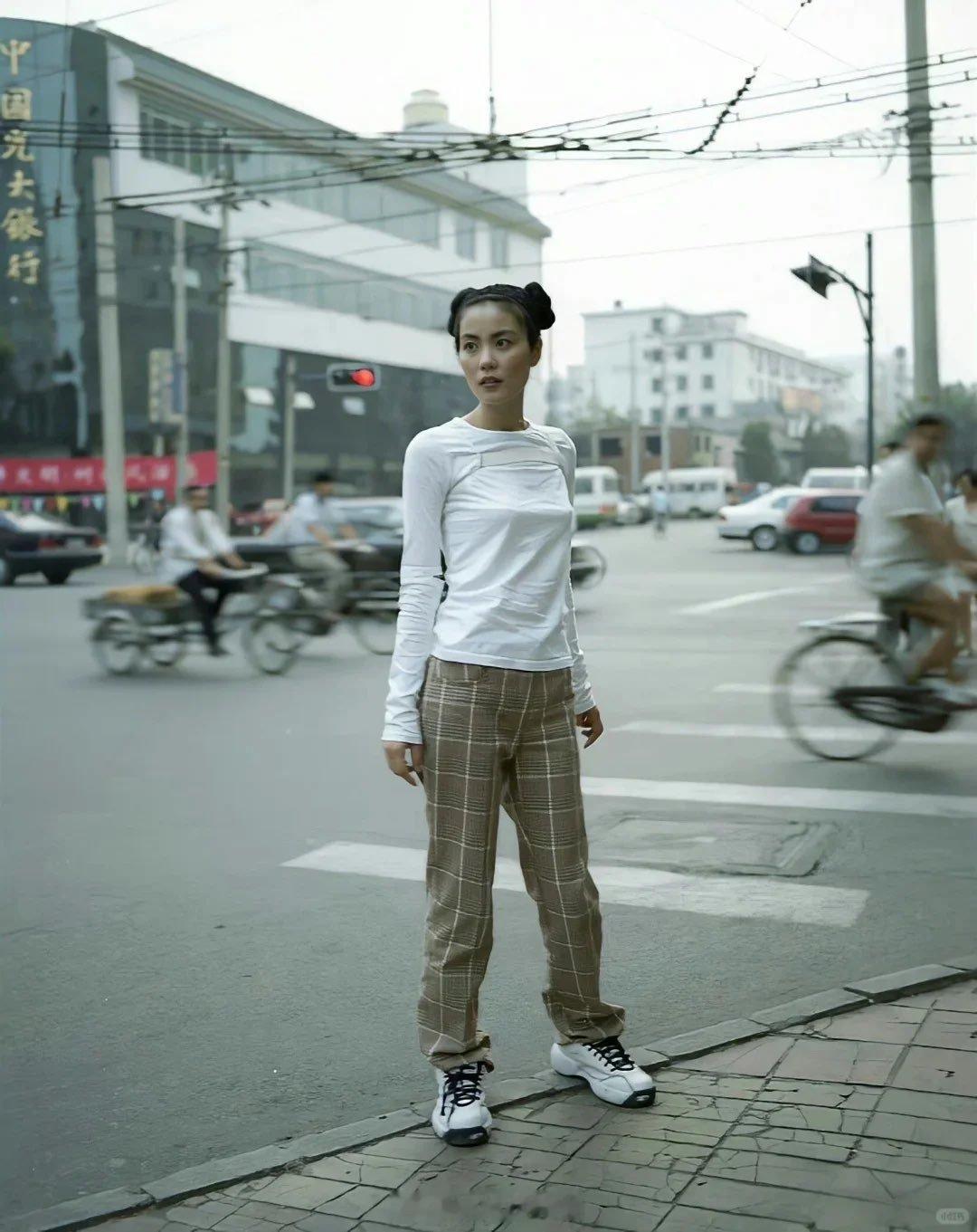 王菲1997年在北京。摄影：藤代冥砂王菲 歌星 老照片