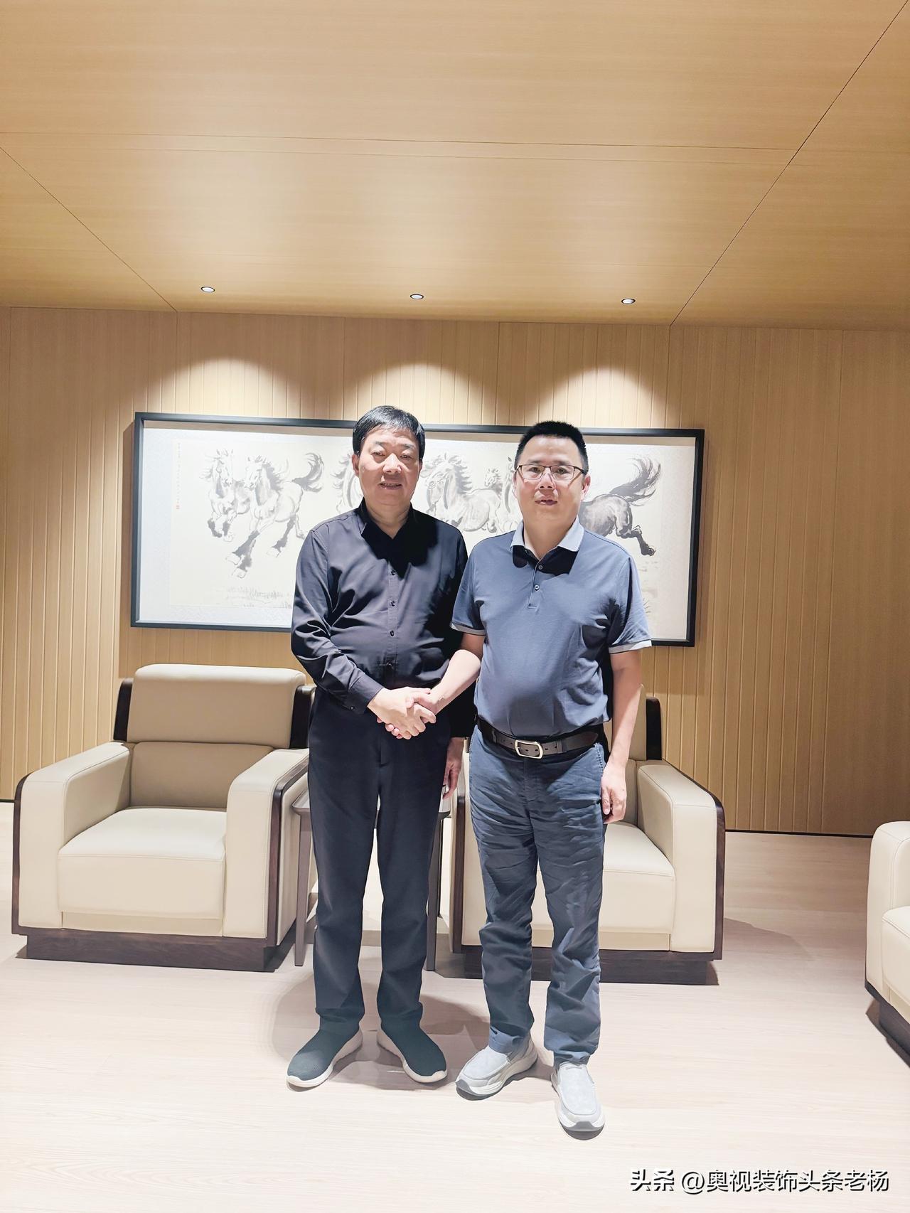 奔赴行业前沿学习，有幸拜访亚厦股份创始人丁总、总裁王总。参观装配式展厅、聆听团队