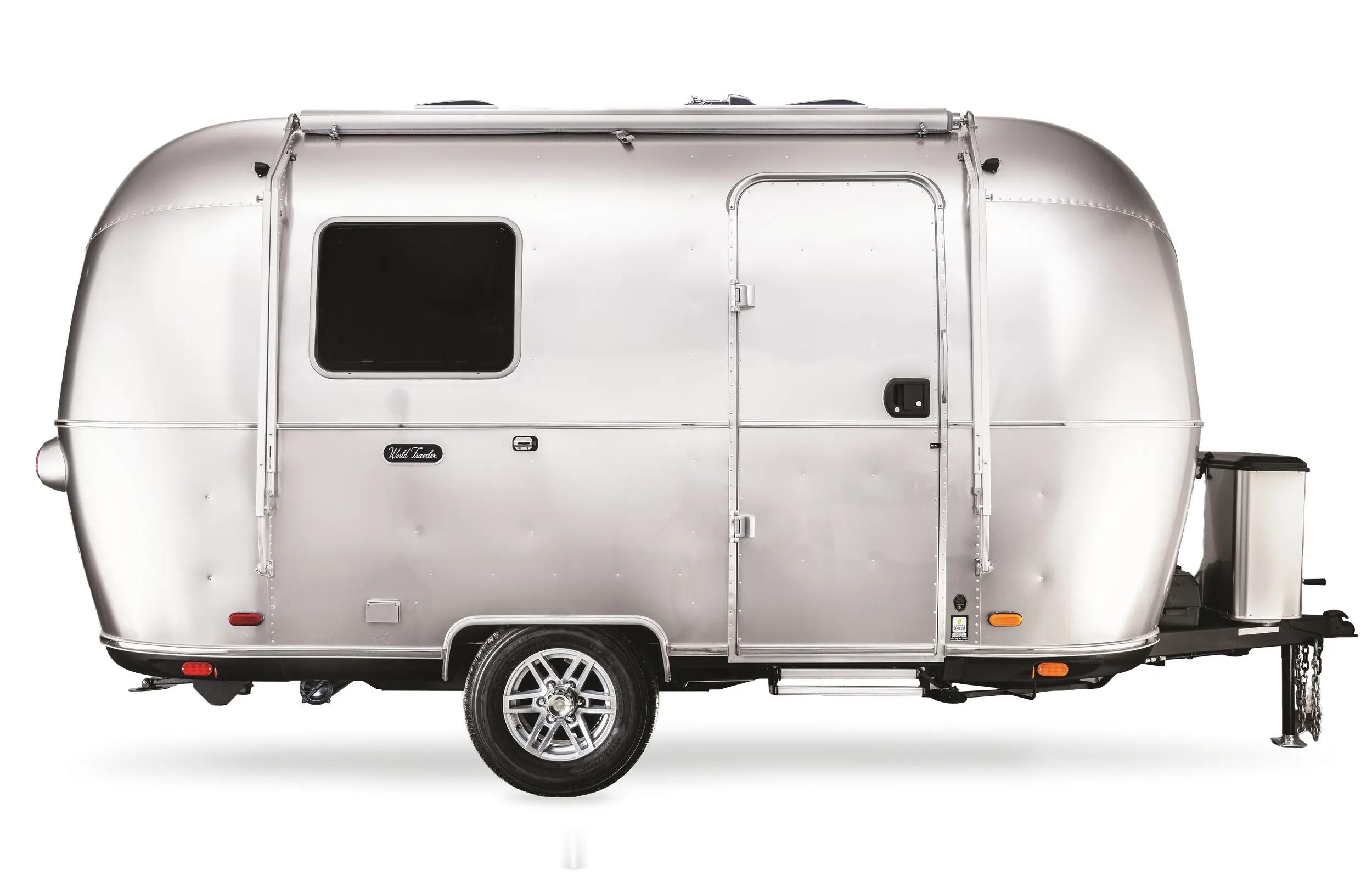 Airstream新出的17英尺小拖挂——World Traveler 17RB