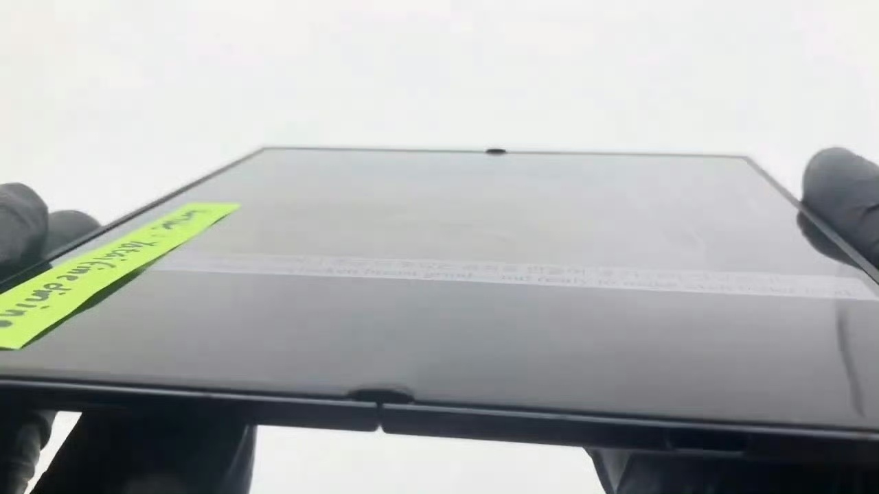三星Fold8 Ultra折痕流出几乎看不出折痕这次应该可以大卖了吧