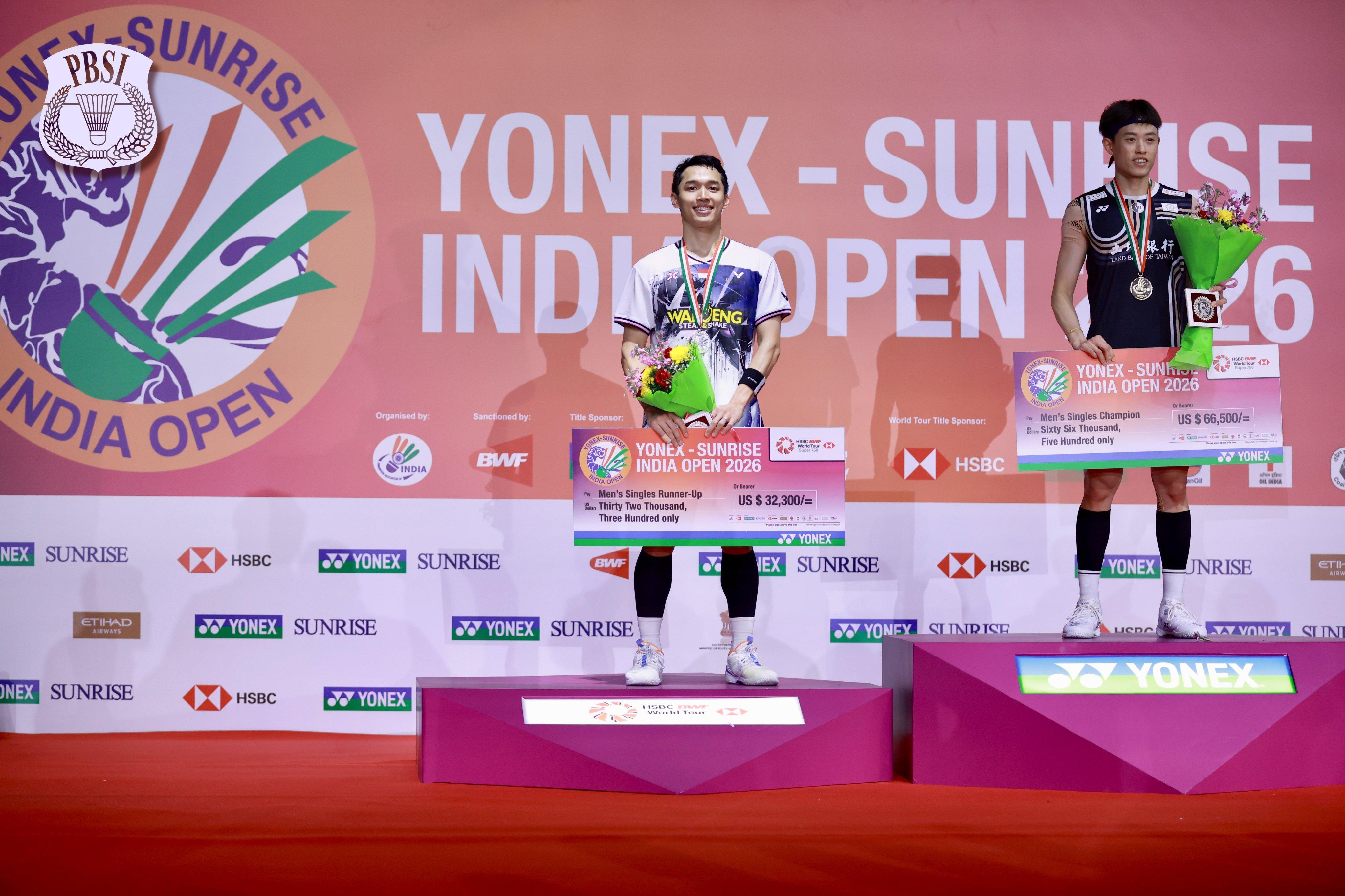 乔纳坦 印度公开赛颁奖图以及一张后台采访图📸PBSI，Pritish Raj 