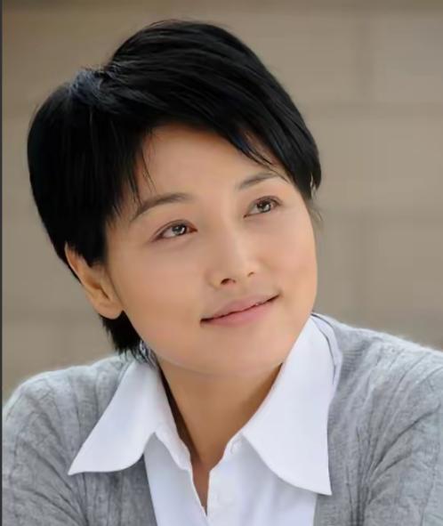 2005年，张延发现自己怀孕。她给老公张锦程打电话报喜，但张锦程却态度冷淡：“我