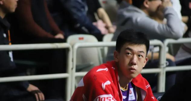 王少杰有话难说！

王少杰在直播时连线徐杰发生了一件让人莫名其妙的事情。当徐杰询