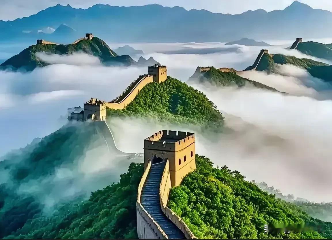 《七律·倭寇投降日》

一纸降书息战尘，
神州雪耻靖胡垠。
八年浴血山河固，
万