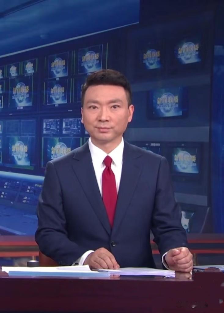 昨晚的新闻联播都提到了什么？

真的是非常暖心，节目中提到：幸福生活的根源在于革