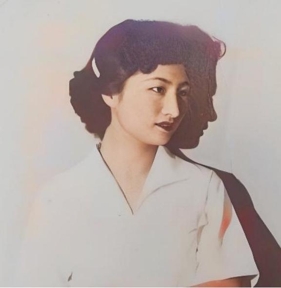 1978年，一伙人突然闯入一户农家，将张春莲带走，正当张春莲的丈夫一头雾水的时候