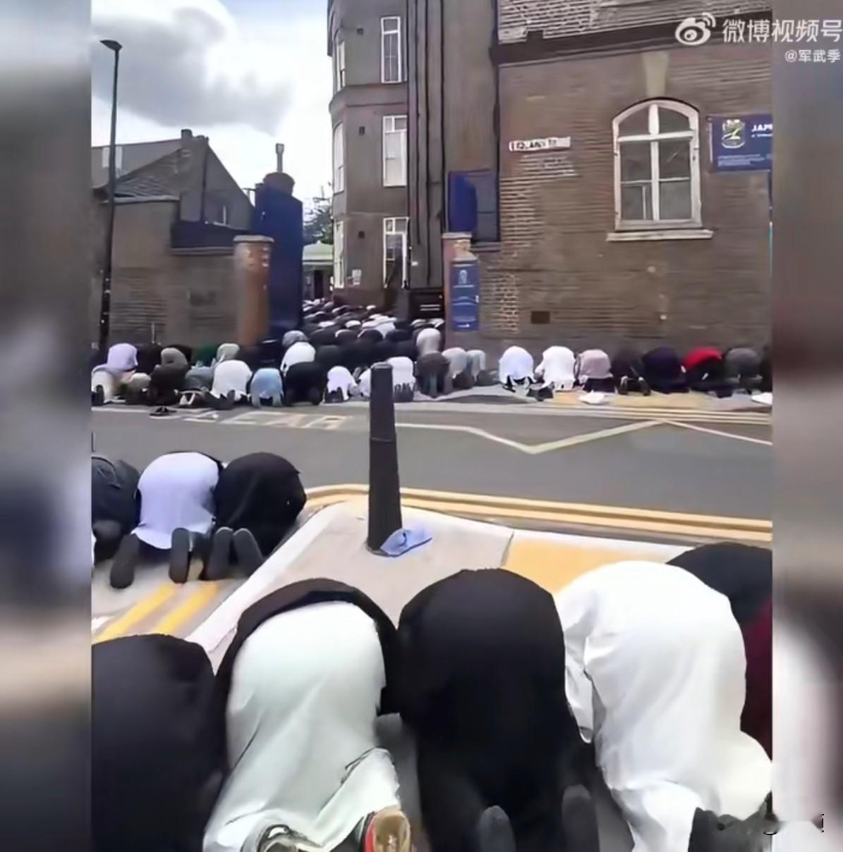 纽约在步伦敦后尘…
穆斯林市长治下10年的伦敦街景（与1—3）与穆斯林市长刚上台