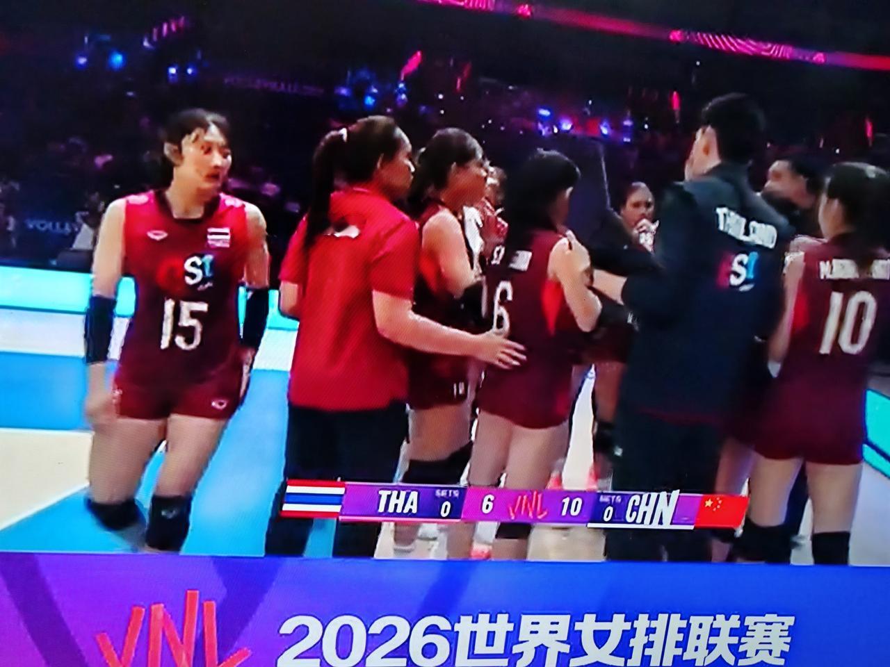 2026年女排世联赛南京站的比赛，中国女排对阵泰国女排，今天中国女排首发阵容跟对