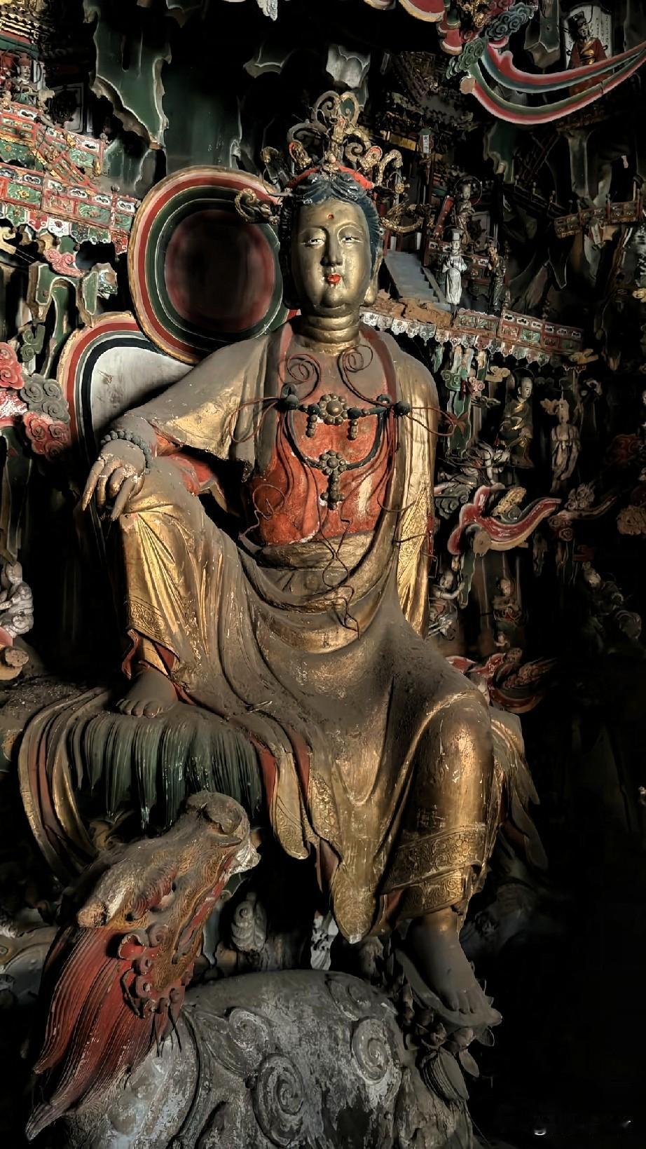 藏在山西长治的旷世瑰宝！一座小小的观音堂，里面竟装满明代悬塑的神仙宇宙
 
很多
