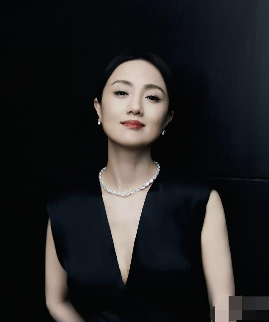 迟蓬拿最佳女配角，我接受； 

杨紫拿最佳女主角，我也接受，

但我真的实在受不