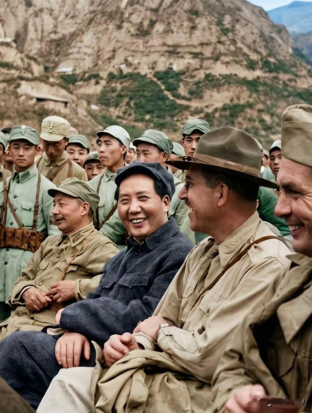听毛主席话，跟共产党走，这是我外公在世时每年春节的对联。 ​​​老照片