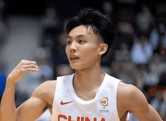 徐杰自大？还是自信呢？
徐杰说：不认为河村勇辉比我强很多，但他很自信敢闯出去！