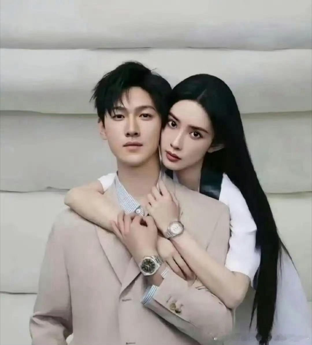明星拍照姿势也太大胆了，李昀锐第一张图确定没碰到孟子义吗？李昀锐谈和孟子义三搭感