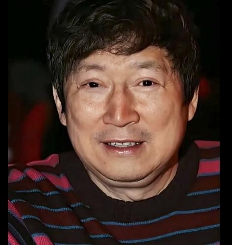 一个好莱坞老太太，凭啥把8000万美元全砸给一个刷盘子的穷小子？所有人都骂她老糊