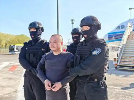 据中国央视新闻报道：星期三（4月1日），在柬埔寨有关部门大力支持下，公安部派出工