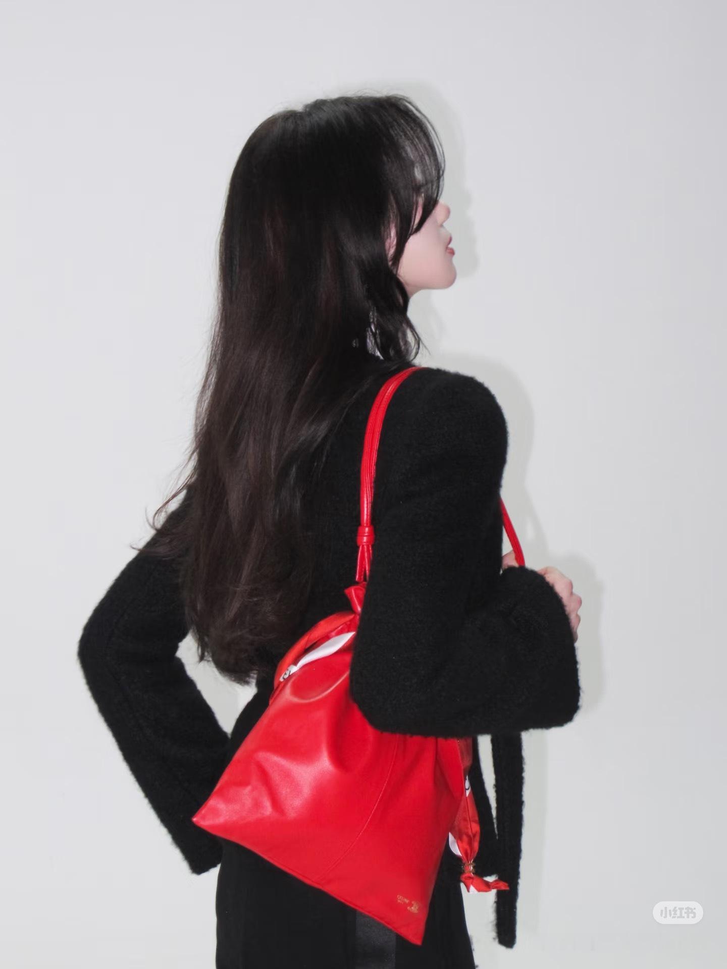 原来这是celine同款不同色的包么？刘诗诗背着真好看呀刘诗诗celine全球品