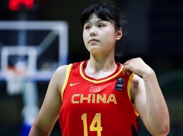 李月汝：女篮世界杯“内线支柱”

李月汝是2026女篮世界杯内线核心，与韩旭组成