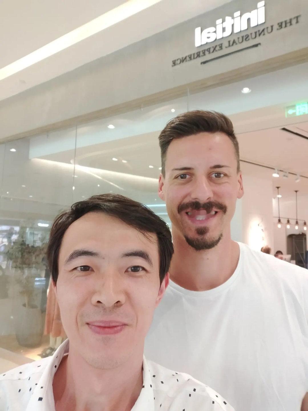 你知道这位外国友人是谁吗？ ​​​