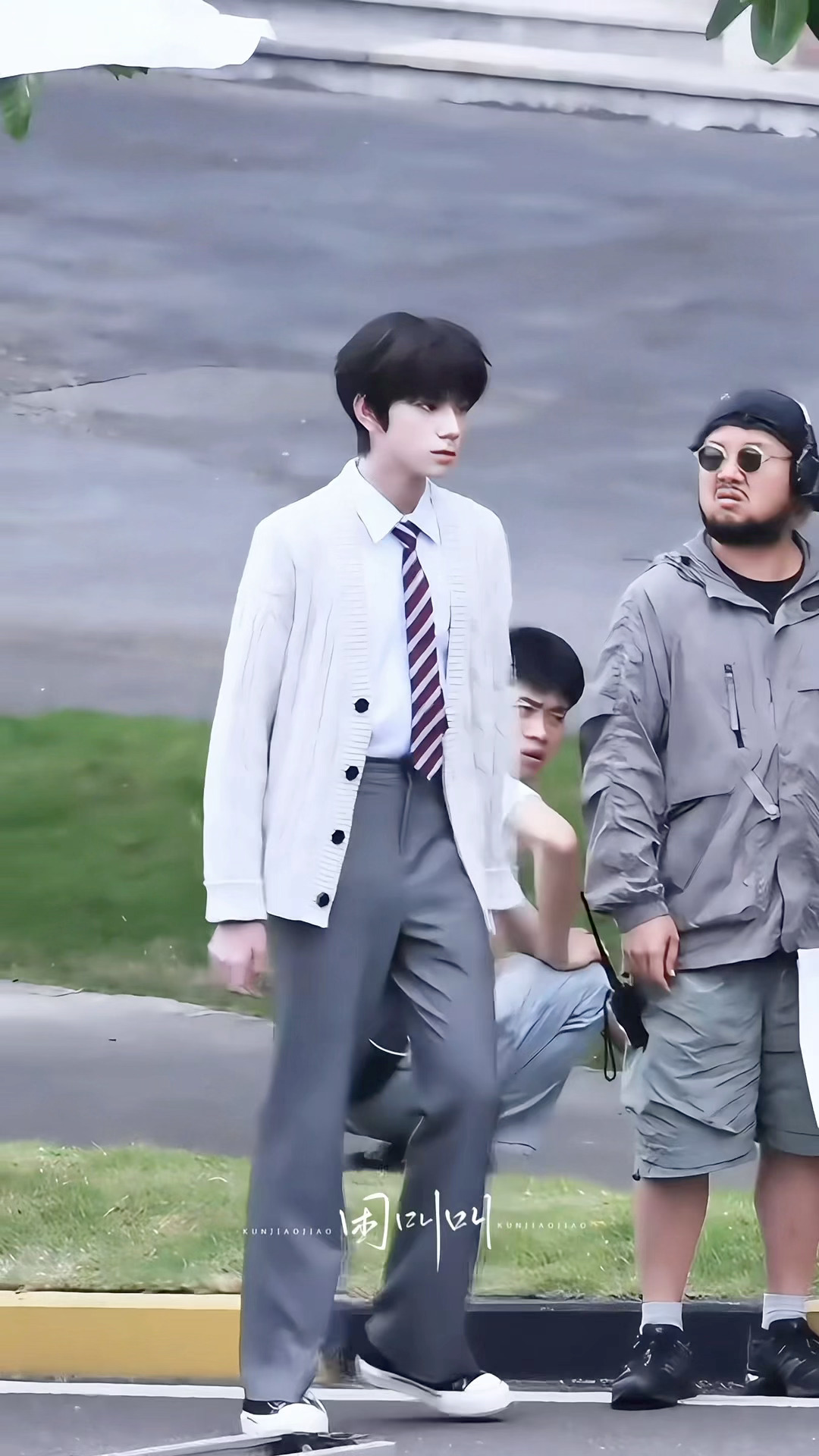 王橹杰一眼沦陷的少年氛围感。。王橹杰骨相优越，超绝镜头感，自带主角光环！王橹杰我