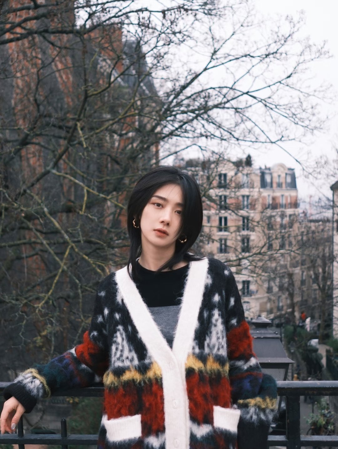 王影璐分享法国的一组日常～“前方发来明信片在线征集必逛打卡点” 