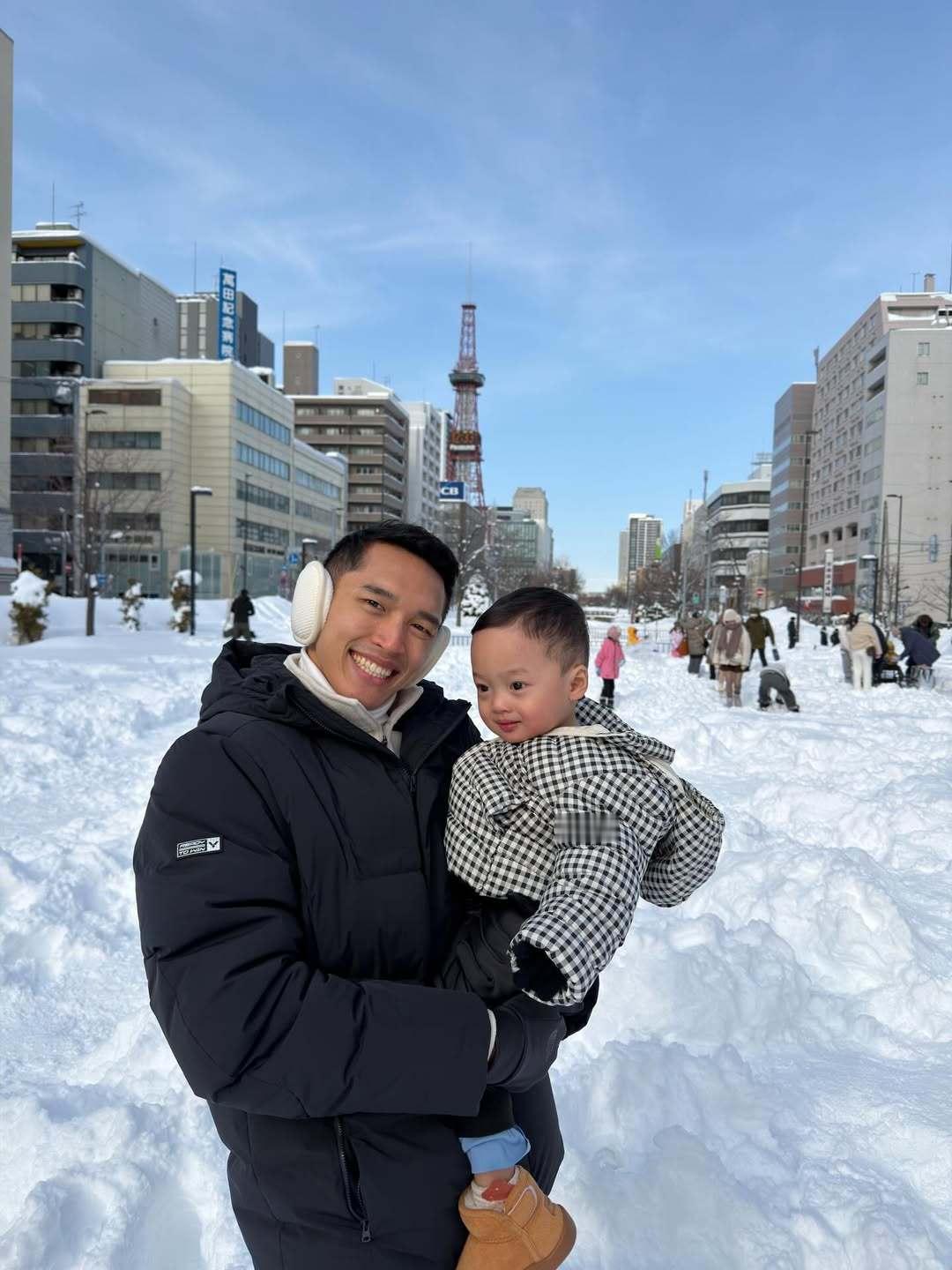 乔纳坦一家去旅行❄️ 