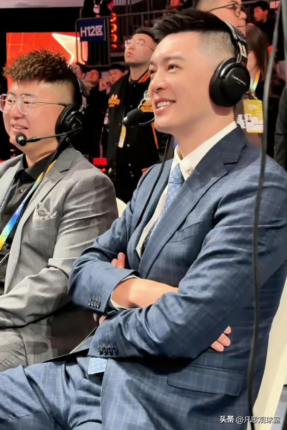 杨鸣格局小了！看到胡明轩夺得三分球大赛冠军，他说胡明轩投得准是因为前面打了比赛有